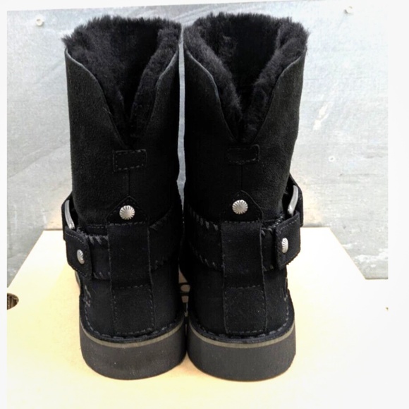 UGG Cedric Water Resistant Black Suede Sheepskin Buckle Boots Size 6 NEW - Picture 9 of 15